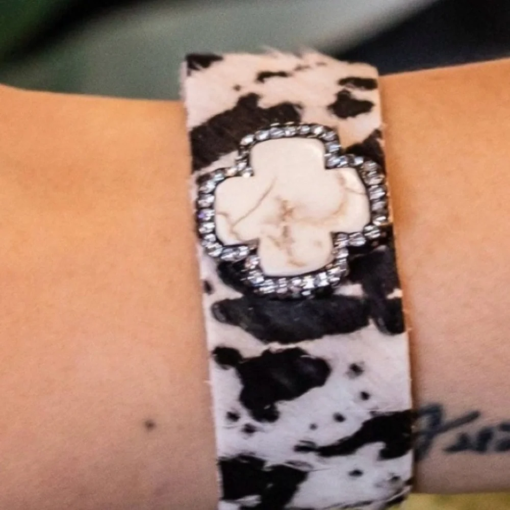 Elegant Black and White Bracelet Hairon leather New
